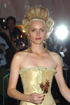 2004 04 26 - Met Gala - Dangerous Liaisons -Fashion and Furniture in the 18th Century (2004)