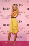 2006 11 16 -  Arriving at Victoria's Secret show (2006)