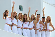 2008 11 14 - Victoria's Secret Angels on the balcony of the legendary Fontainebleau Resort in Miami  (2008)