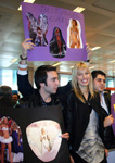 2011 03 25 - Fans celebrated the arrival of Karolina at Istanbul airport (2011)