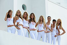 2008 11 14 - Victoria's Secret Angels on the balcony of the legendary Fontainebleau Resort in Miami  (2008)