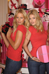 2008 11 13 - Victoria's Secret Angels Share Favorite Holiday Gift Picks at Miami Beach, Florida (2008)